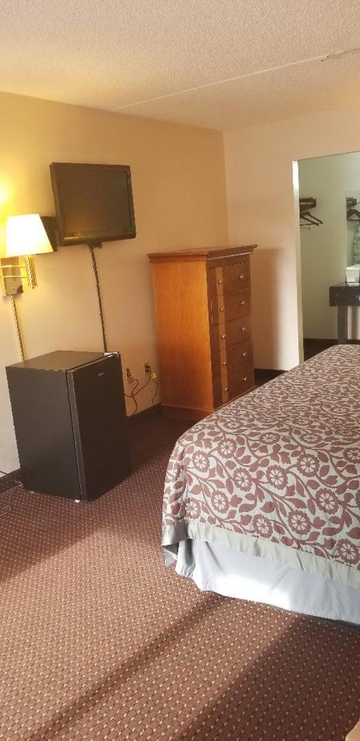 Americas Best Value Inn Holly Springs Buitenkant foto