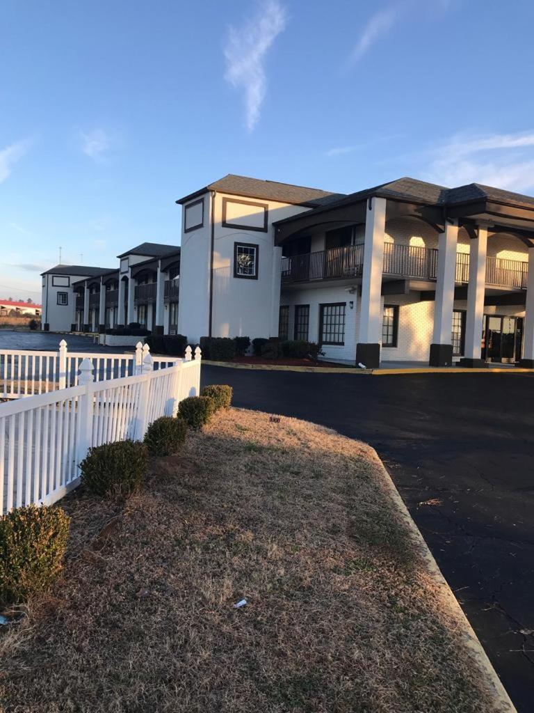 Americas Best Value Inn Holly Springs Buitenkant foto