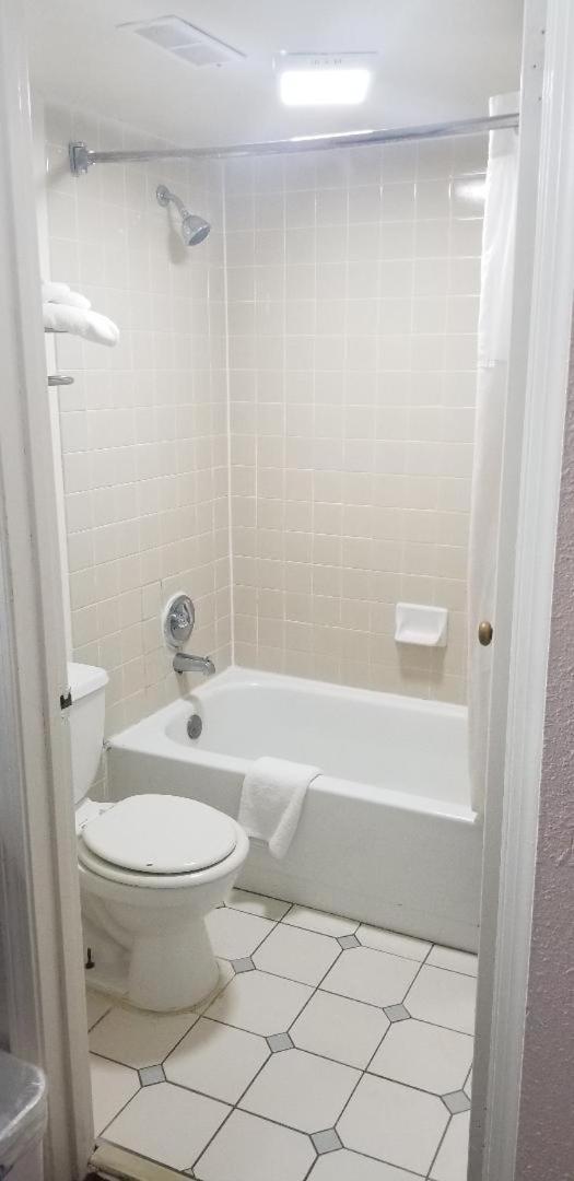 Americas Best Value Inn Holly Springs Buitenkant foto