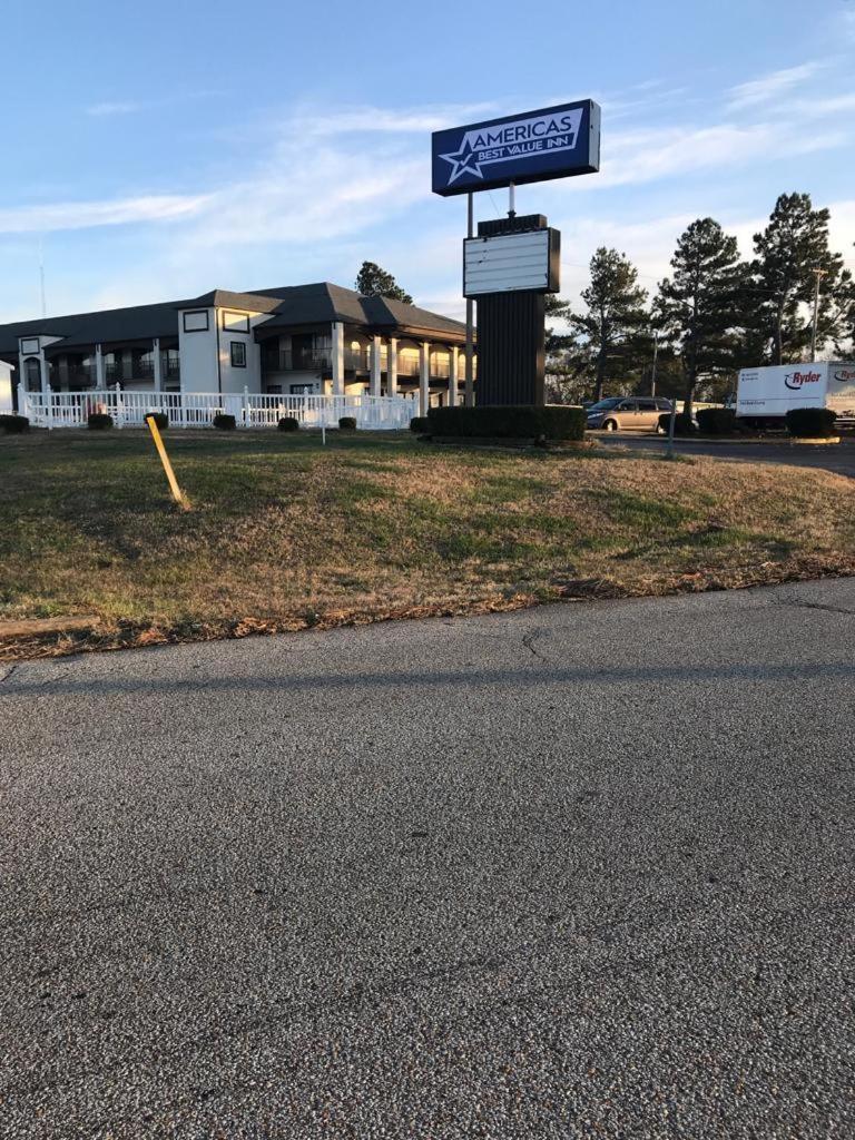Americas Best Value Inn Holly Springs Buitenkant foto